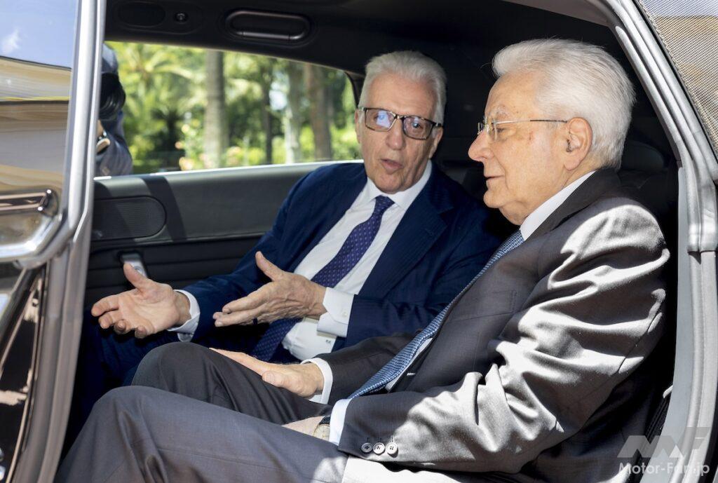 ルーチェの後席に座るセルジョ・マッタレッラ大統領（右）とピエロ・フェラーリ副社長。
