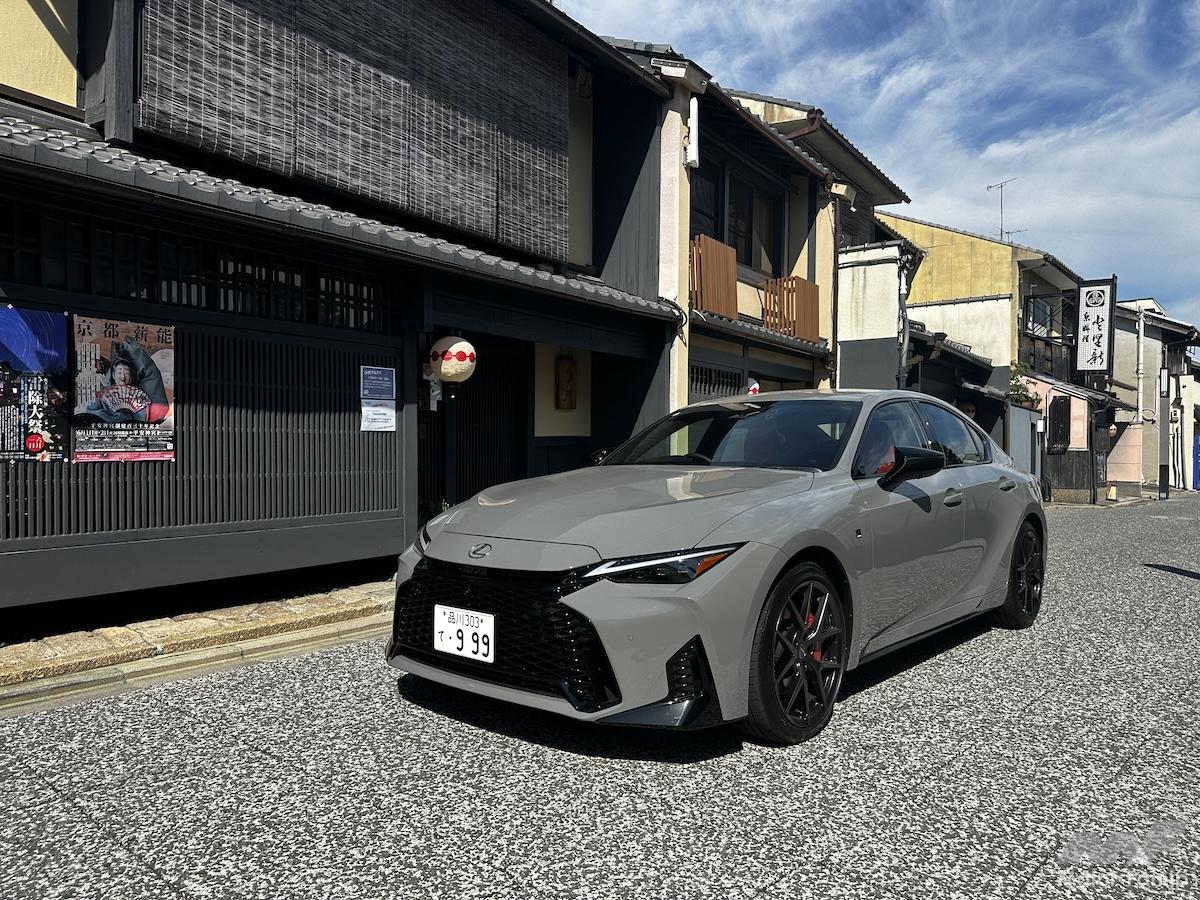 改めて感じ入るボディサイズのレクサスISと先月のTSM優勝車【西川淳の