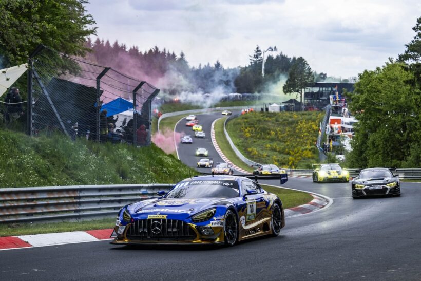予選25位から大逆転となる総合優勝を飾った80号車「メルセデスAMG GT3 TEAM RAVENOL」。