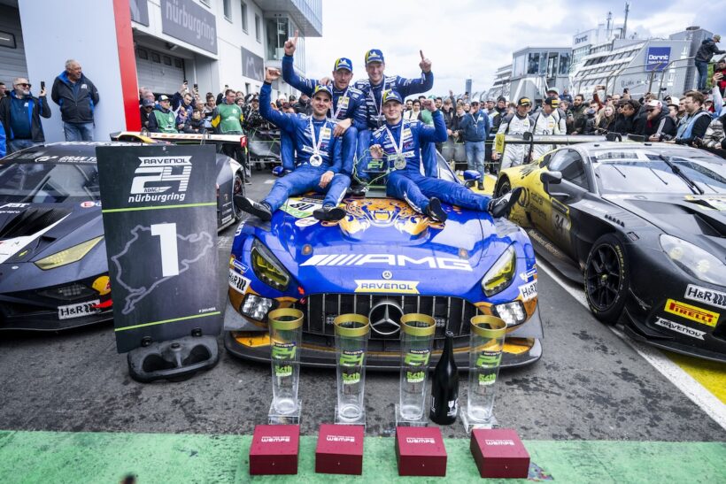 80号車「メルセデスAMG GT3 TEAM RAVENOL」を優勝に導いたマロ・エンゲル／ルカ・シュトルツ／ファビアン・シラー／マキシム・マルタン。