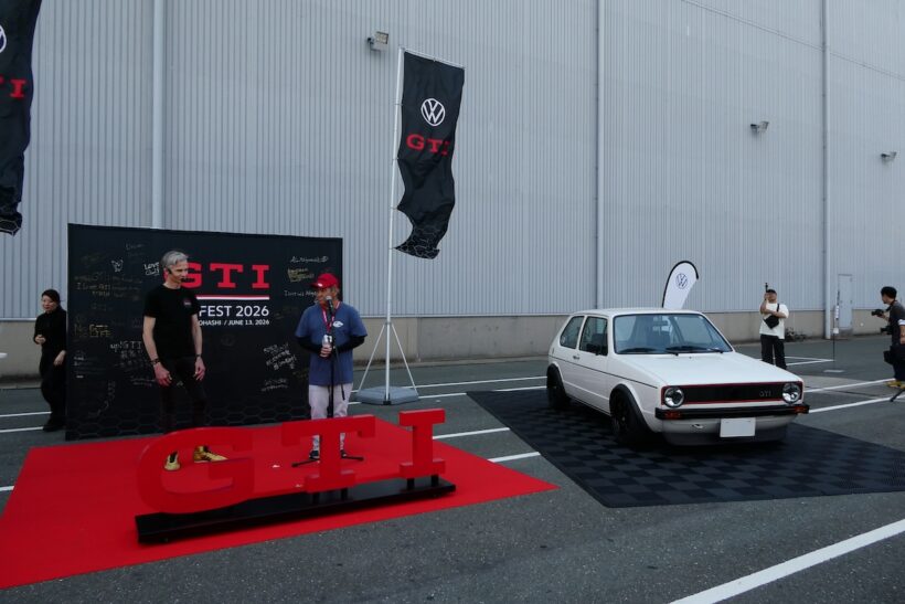 イベントの閉会式でGTI FAN FEST 2026の参加者投票でBEST CAR AWARDとして初代ゴルフGTIが選ばれた。