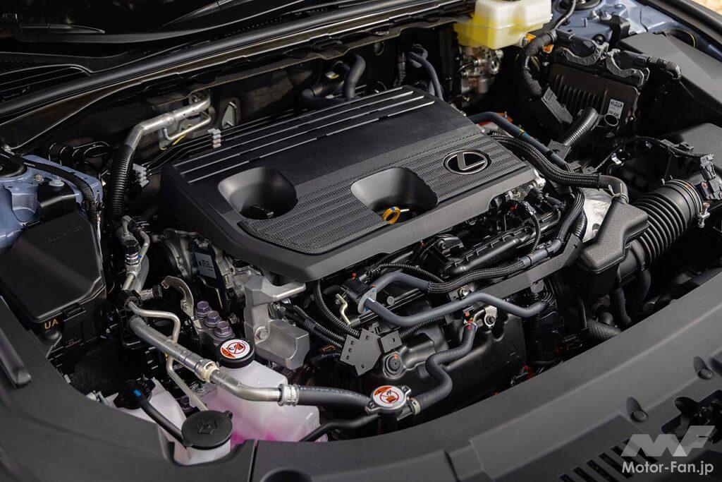 ハイブリッドのES350hは2.5リッター直4エンジンにトヨタが第6世代と呼ぶ最新のハイブリッドシステムが組み合わせられる。システム出力は244PSだ。