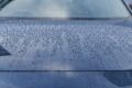 雨に濡れたクルマ