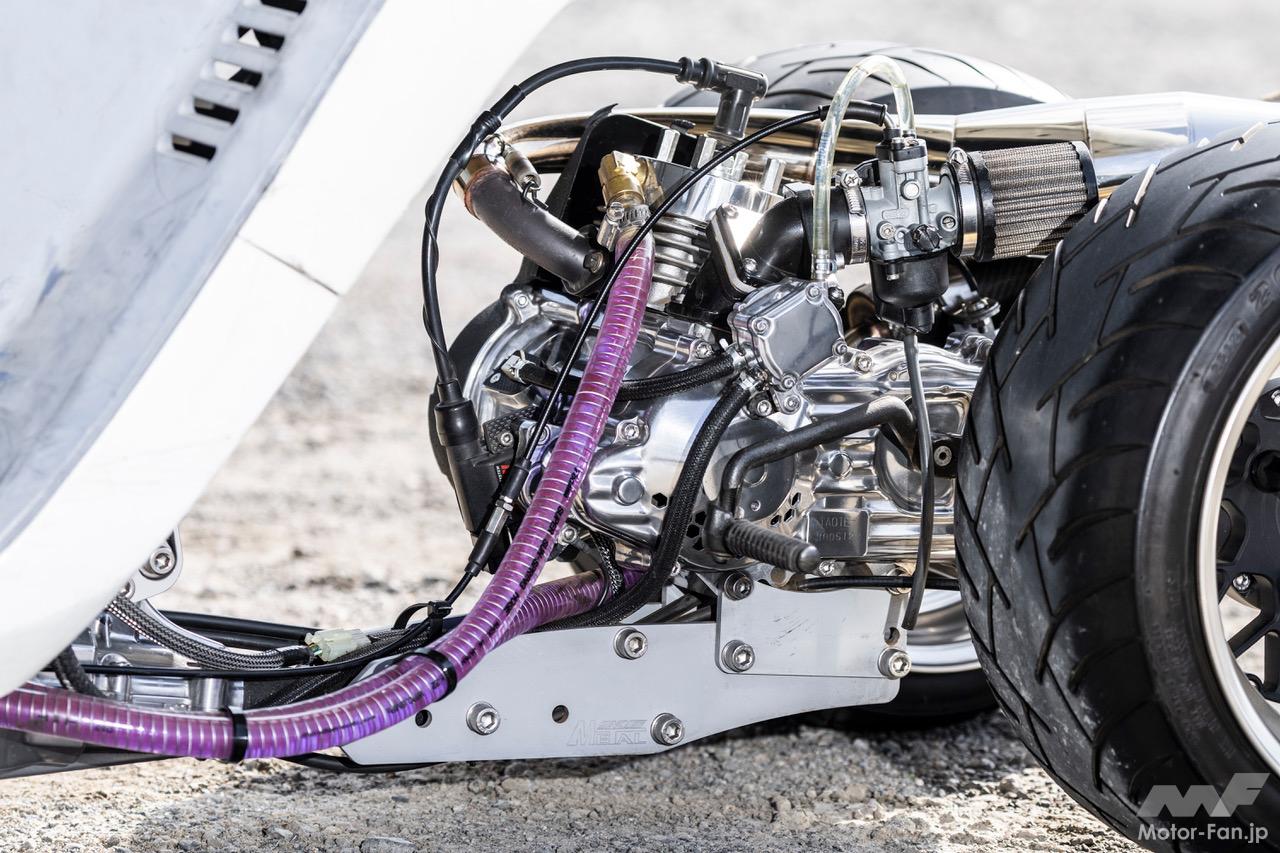フロントはダブルディスク化 水冷ヘッド＋ロングクランクで73cc化され