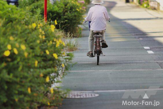 自転車に乗る人