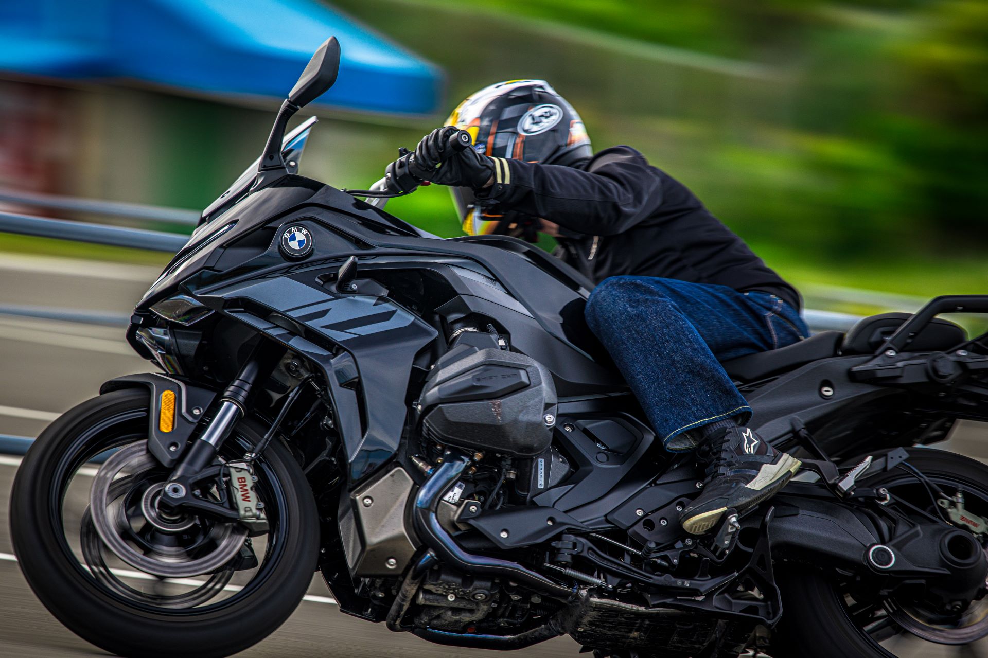 伝統の名を受け継ぐBMWのスポーツツアラー、R 1300 RS。ジェントルな