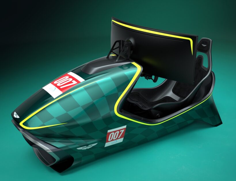 ヴァルキリーをオマージュしたレーシングシミュレーター「AMR-C01-R ハイパーカー エディション」。