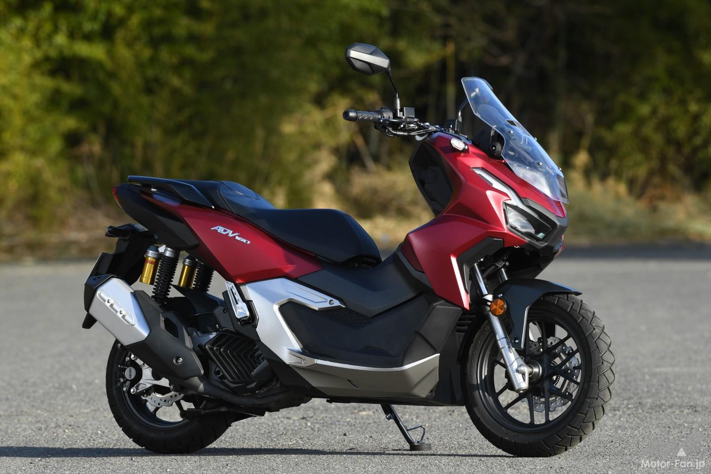 PCX譲りの完成度に冒険心をプラス！ ホンダ・ADV160は通勤もツーリング