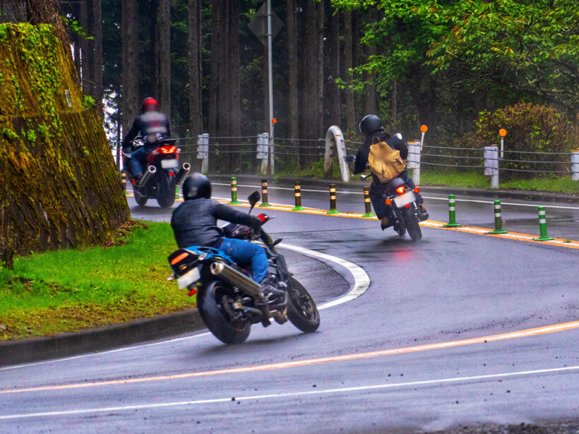TOURING_RAIN_001