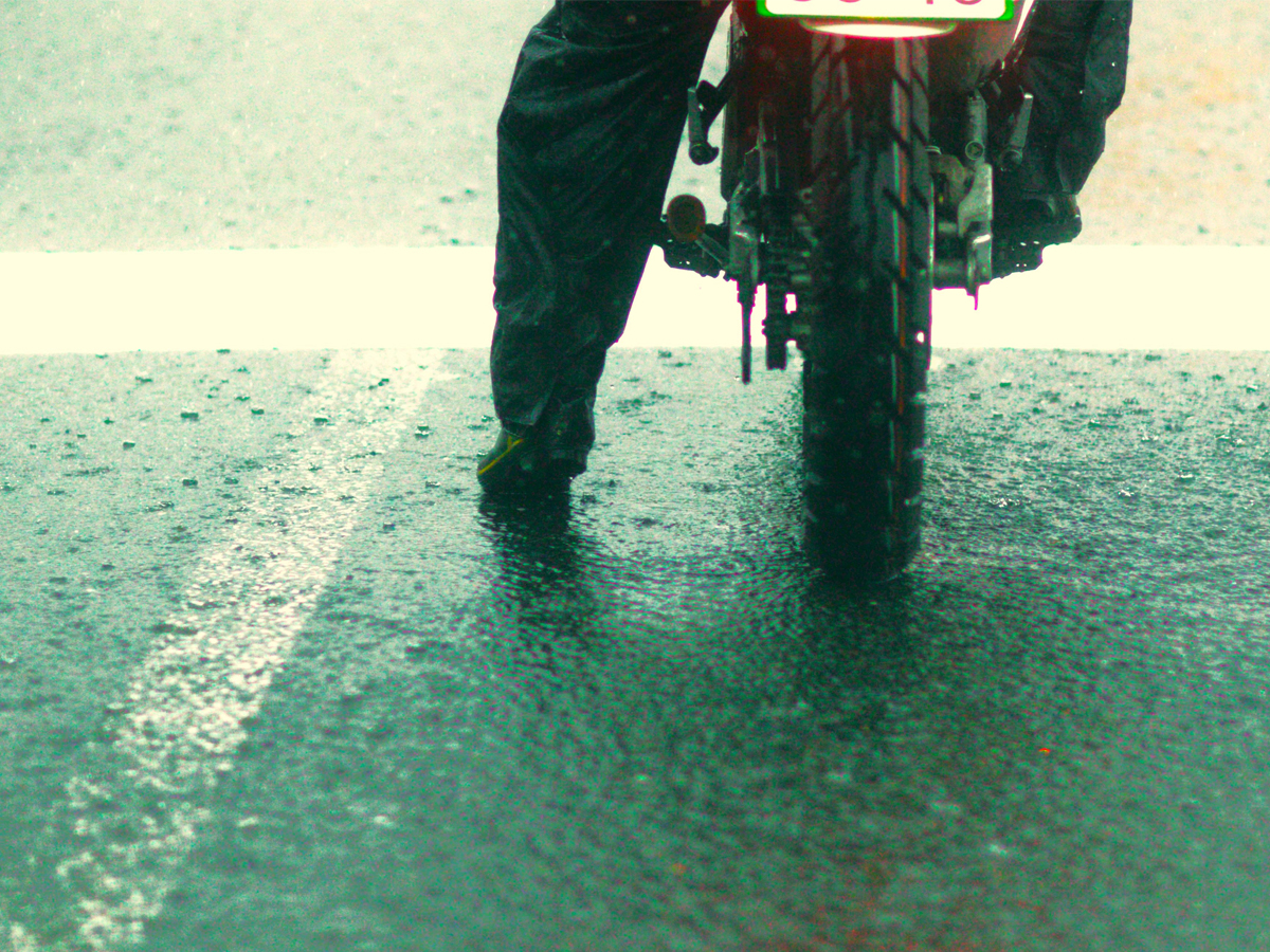 【中古】 雨に降られる理由 実は危険だらけ！雨の日にバイク初心者が注意すべき10のポイント
