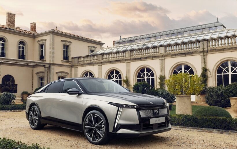 新世代フル電動フラッグシップ「DS N°8」のエクステリア。