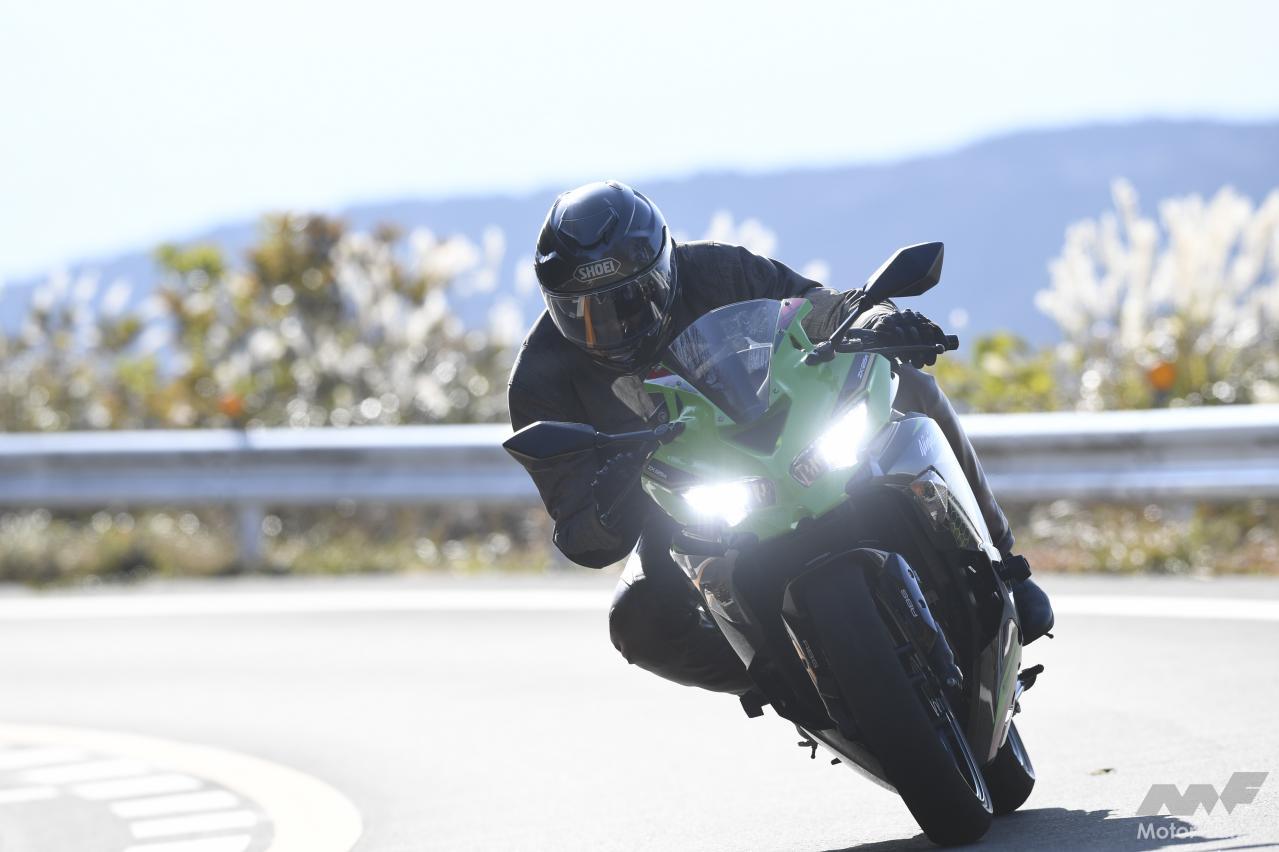 ツーリングマシンとして1000km走って感じた、Ninja ZX-25R SEが人気の