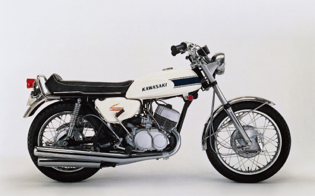 1969_Kwasaki_H1_MACHⅢ