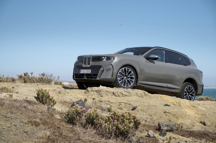 新型「BMW iX5 60 xDrive」のエクステリア。