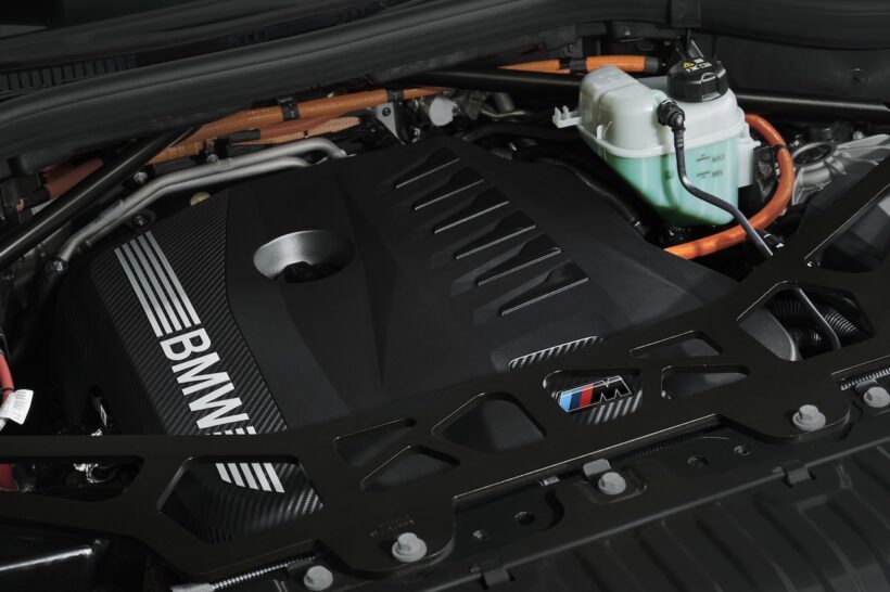 新型「BMW X5 M60e xDrive」のパワートレイン。