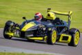 公道走行可能なトラックカー「アリエル アトム 4RR」が、アングルシー・サーキットでコースレコードを記録した。