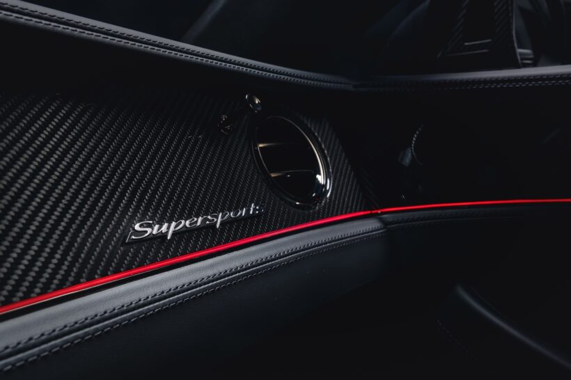 「ベントレー スーパースポーツ デザインテーマ バイ マリナー」のインテリア。