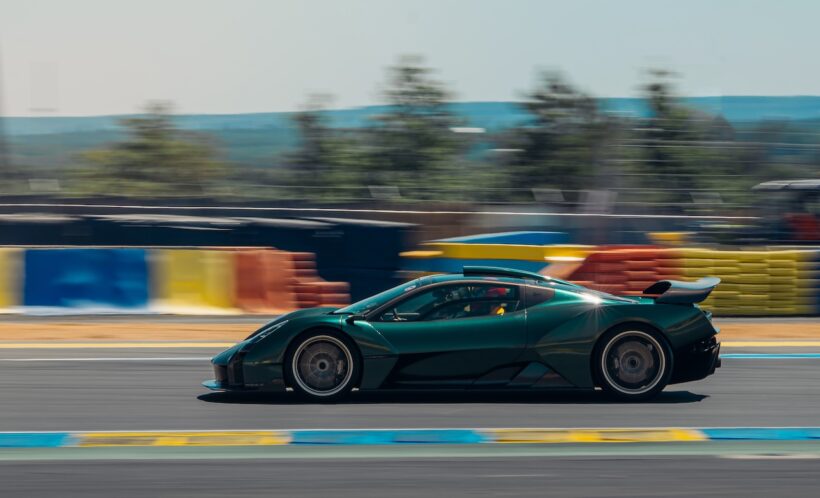 サルト・サーキットで走行シーンを博した、「GMSV ル・マン　GTR」。