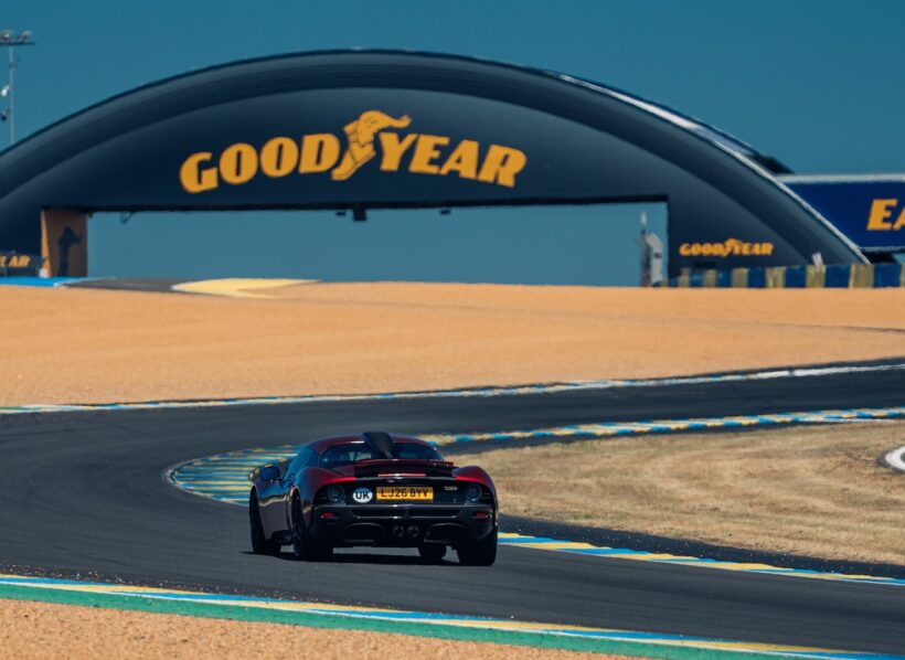 サルト・サーキットで走行シーンを博した、「GMSV ル・マン　GTR」。