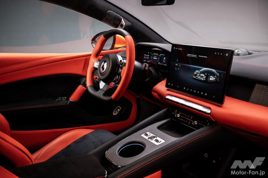 新型フル電動スーパースポーツ「デンツァ Z」のコクピット。