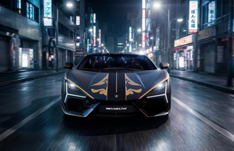 「ランボルギーニ レヴエルト インパヴィード」の走行シーン。
