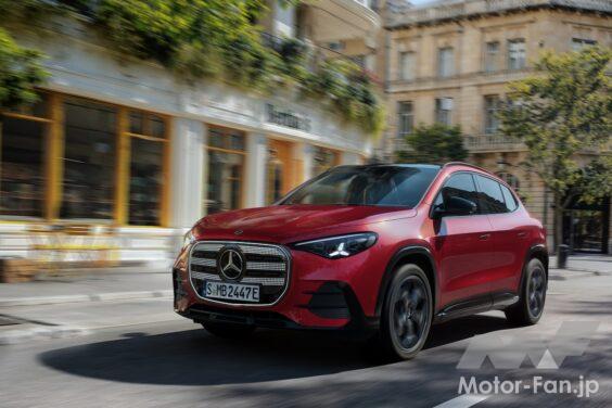 新型「メルセデス・ベンツ GLA」の走行シーン。