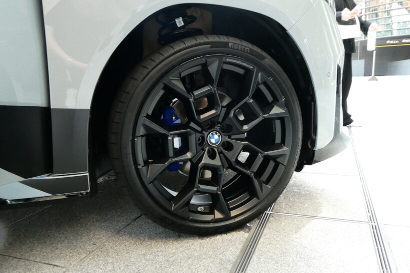BMW iX3