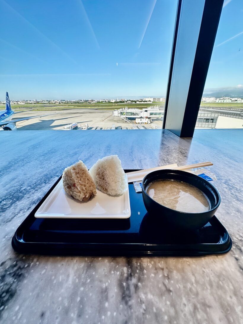 空港で朝食（写真は別日）