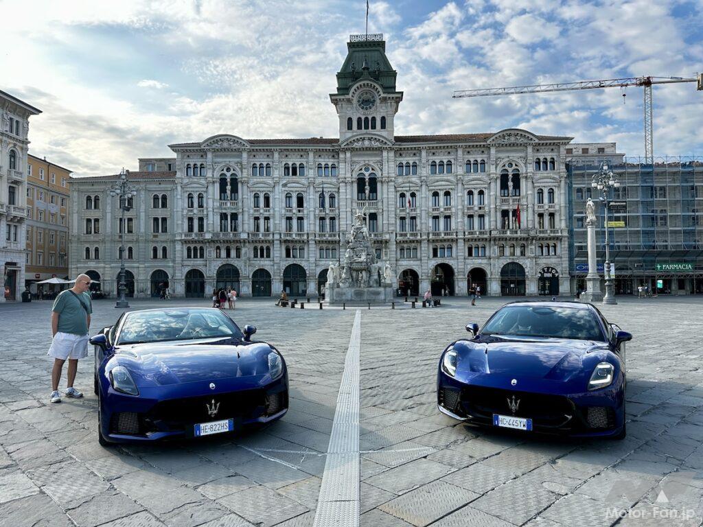 イタリア統一広場に並ぶ新型「グラントゥーリズモ」と「グランカブリオ」。