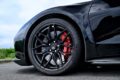 コルベットZ06のタイヤは前275/30ZR20後345/25ZR21という極太サイズ。タイヤはこちらもミシュランだが、銘柄はパイロットスポーツ4Sとなる。「ZP」の刻印はランフラットの証。