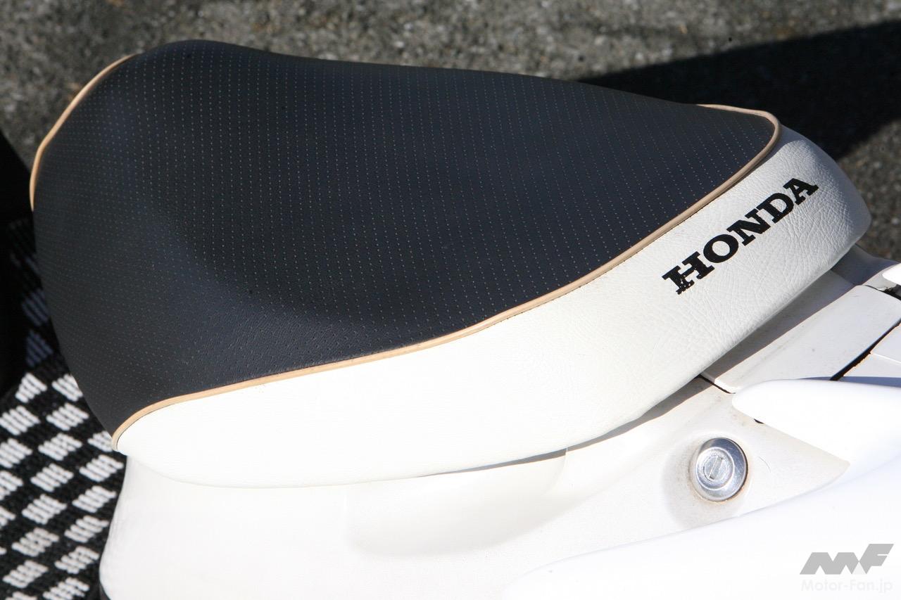 懐かしパーツを多用！】ウエア類も当時モノを所蔵するライブDio ZX
