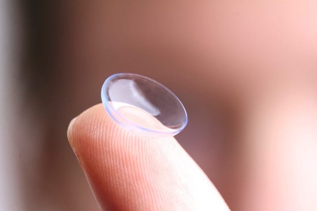 ContactLenses_001