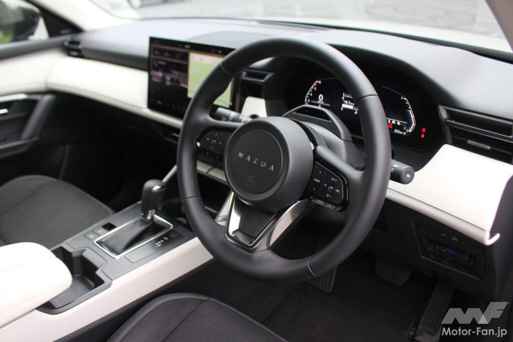 新型CX-5のコクピット