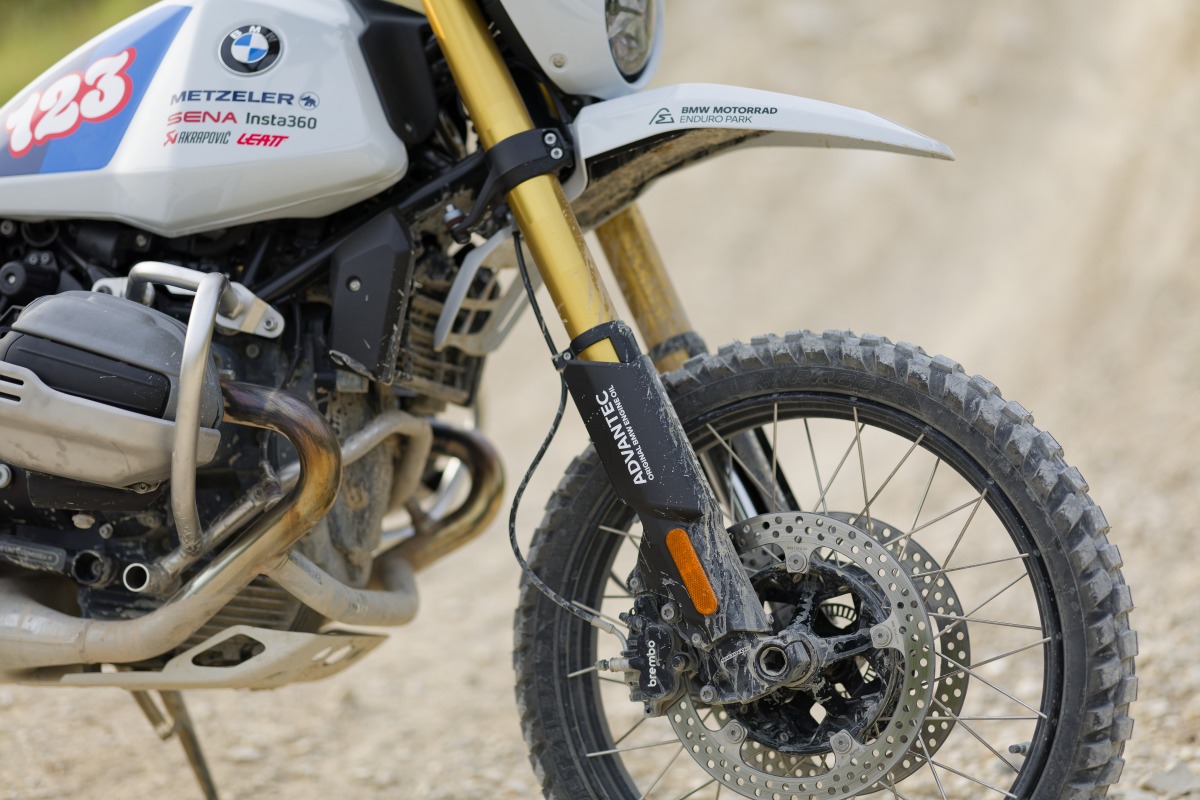 BMW GS トロフィーカーボン GSトロフィーを戦うための究極仕様｜BMW Motorradが「R 12 G/S GS