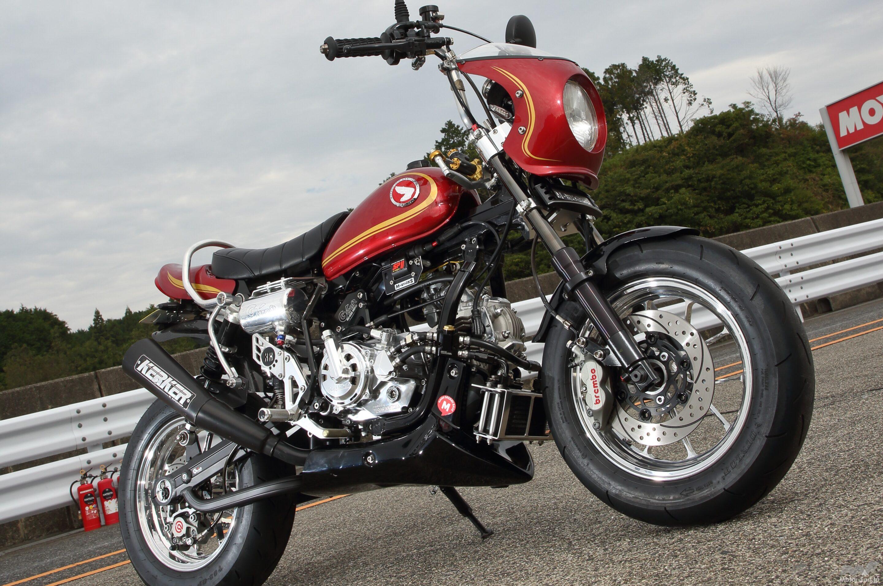 モンキーズ モンキーでは王道の12インチ化でZ750D1をオマージュ！ これ、なんと