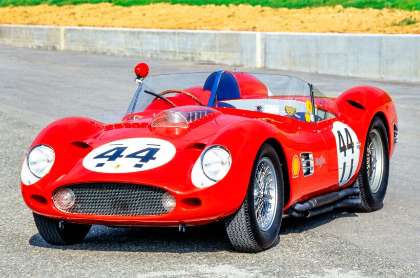 「テスタ ロッサ」の名前が車名として初めて採用された「フェラーリ 250 テスタ ロッサ」。