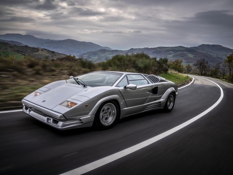 1988年の創立25周年記念モデル「Lamborghini Countach 25 Anniversario」。