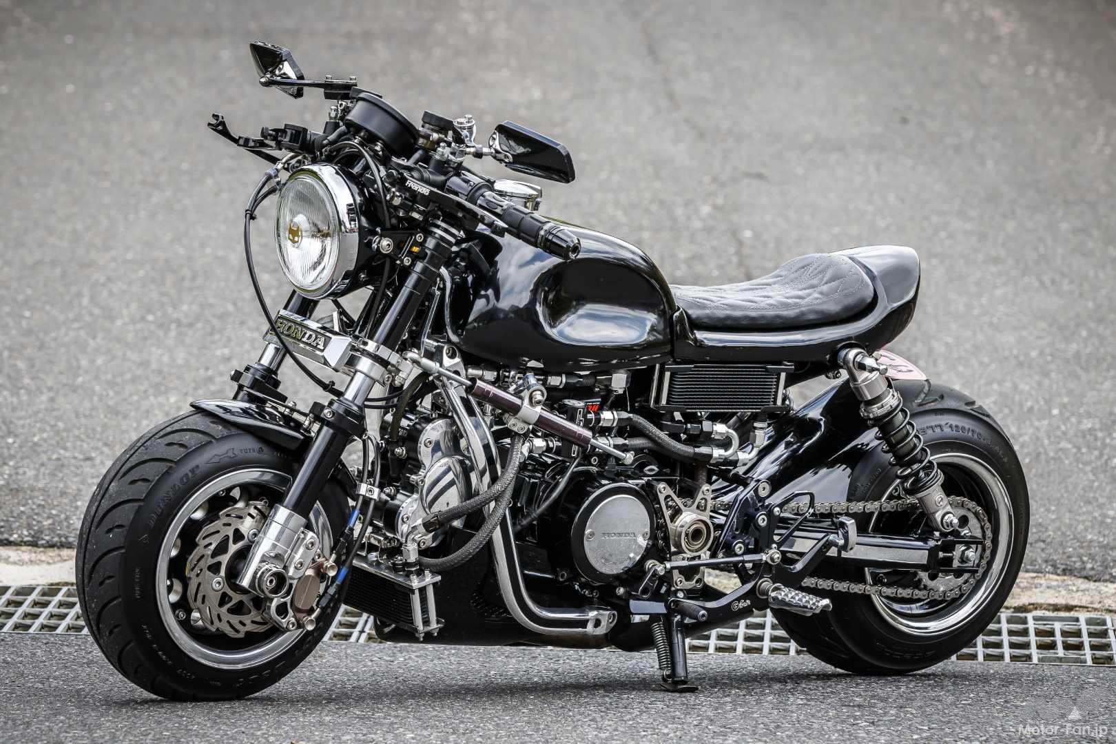 7.0Jワイド＆Wディスクだけじゃない！」 自作のFRP外装でCB1100なみの