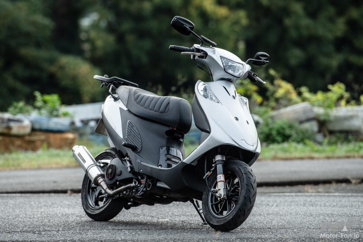 前後ホイールを変更しパワートレーンもチューニング済みのアドレスV125カスタム