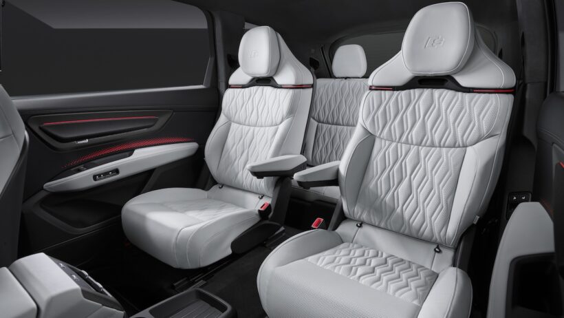 新型フラッグシップSUV「アウディ Q9」のインテリア。