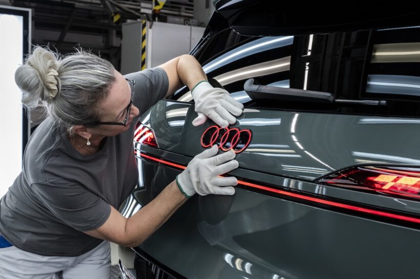 新型フラッグシップSUV「アウディ Q9」の製造工程。