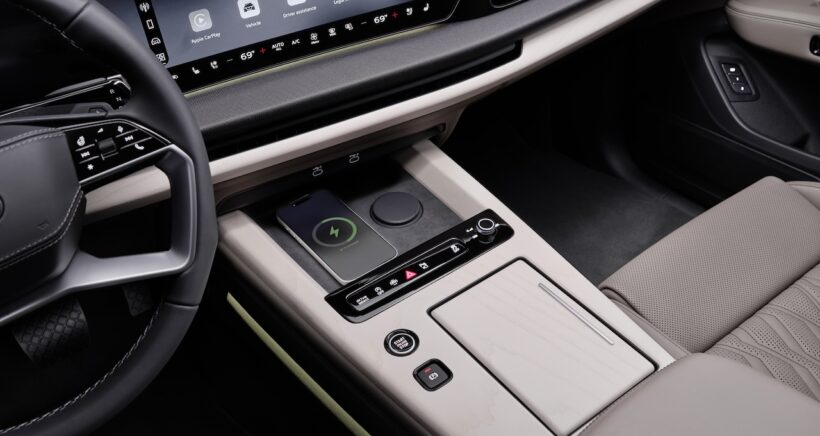 新型フラッグシップSUV「アウディ Q9」のインテリア。