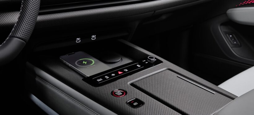 新型フラッグシップSUV「アウディ Q9」のインテリア。