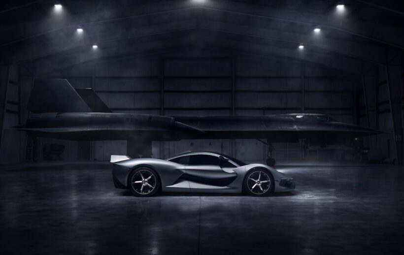 「ヘネシー ブラックバード」と、超音速偵察機「ロッキードSR-71 ブラックバード」。