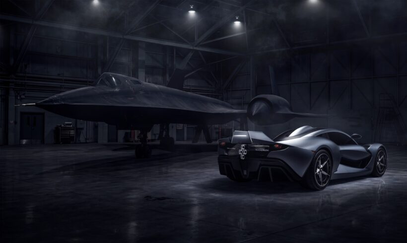 「ヘネシー ブラックバード」と、超音速偵察機「ロッキードSR-71 ブラックバード」。