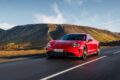 ポルシェは、タイカンに仮想シフトチェンジを可能とする「E-Shift」を導入した。