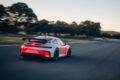 新型カスタマー向けレーシングカー「ポルシェ 911 チャレンジ」の走行シーン。