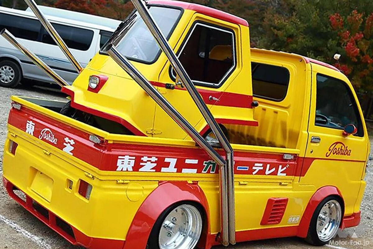 【荷台に載っているのは一体なんだ!?】ちょっとレトロな「東芝ユニカラーテレビ」のハイゼット!?