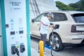 赤城高原SAで150kW充電。150kWなら充電ストレスはかなり減るが……。
