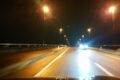 夜間の対向車